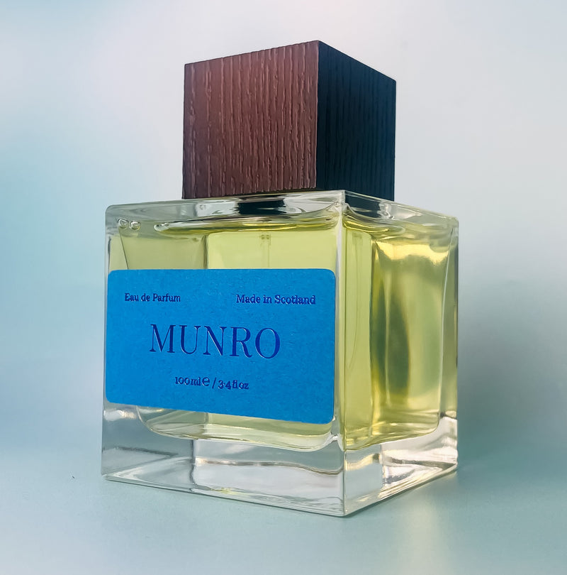 Executive Shaving Munro Eau de Parfum Side of Bottle